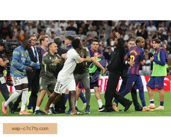 维尼修斯暂缓续约寻回金球自我