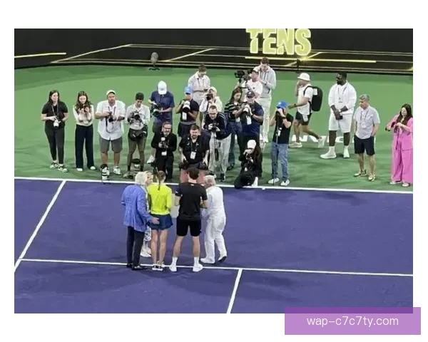 26岁美女2-0晋级四强 连赢11场创世界第二